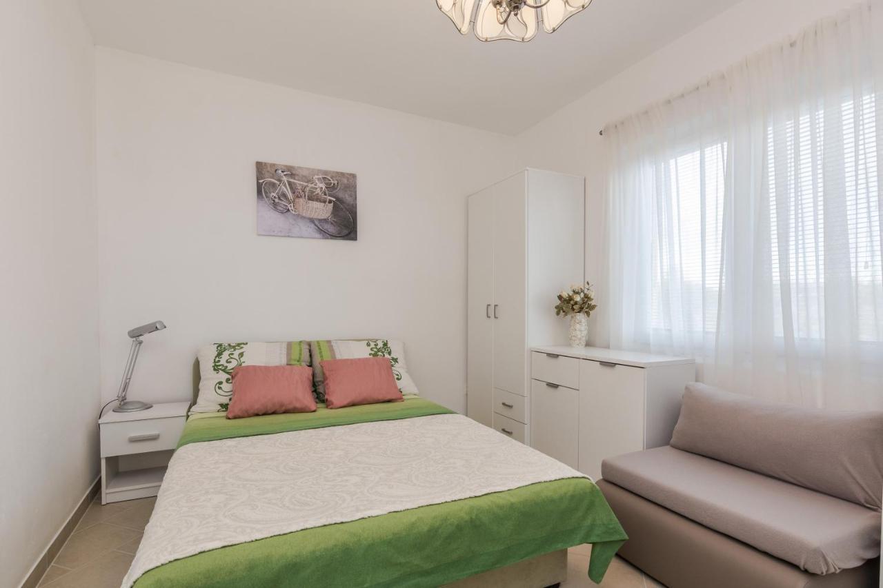 Villa Flora Maris Apartments Privlaka  Zewnętrze zdjęcie