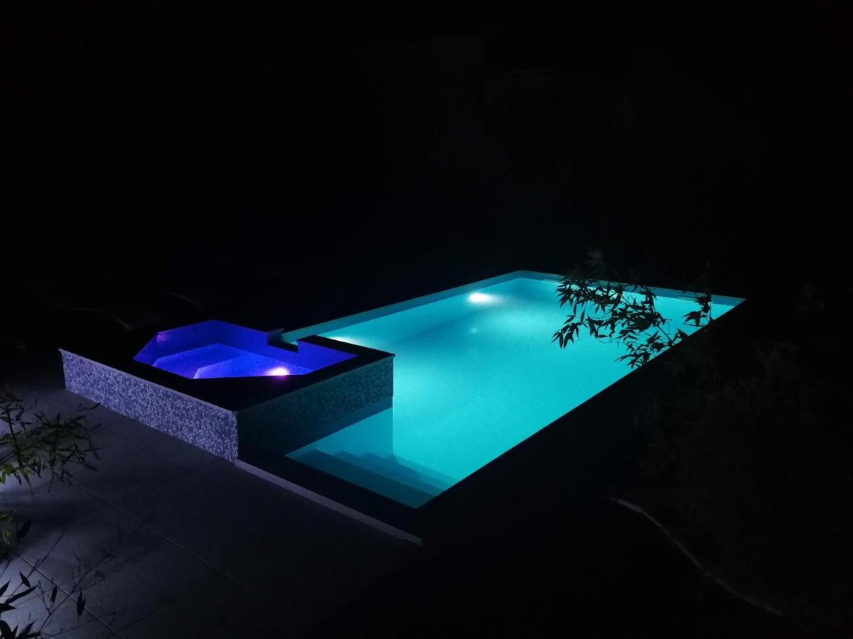 Villa Flora Maris Apartments Privlaka  Zewnętrze zdjęcie
