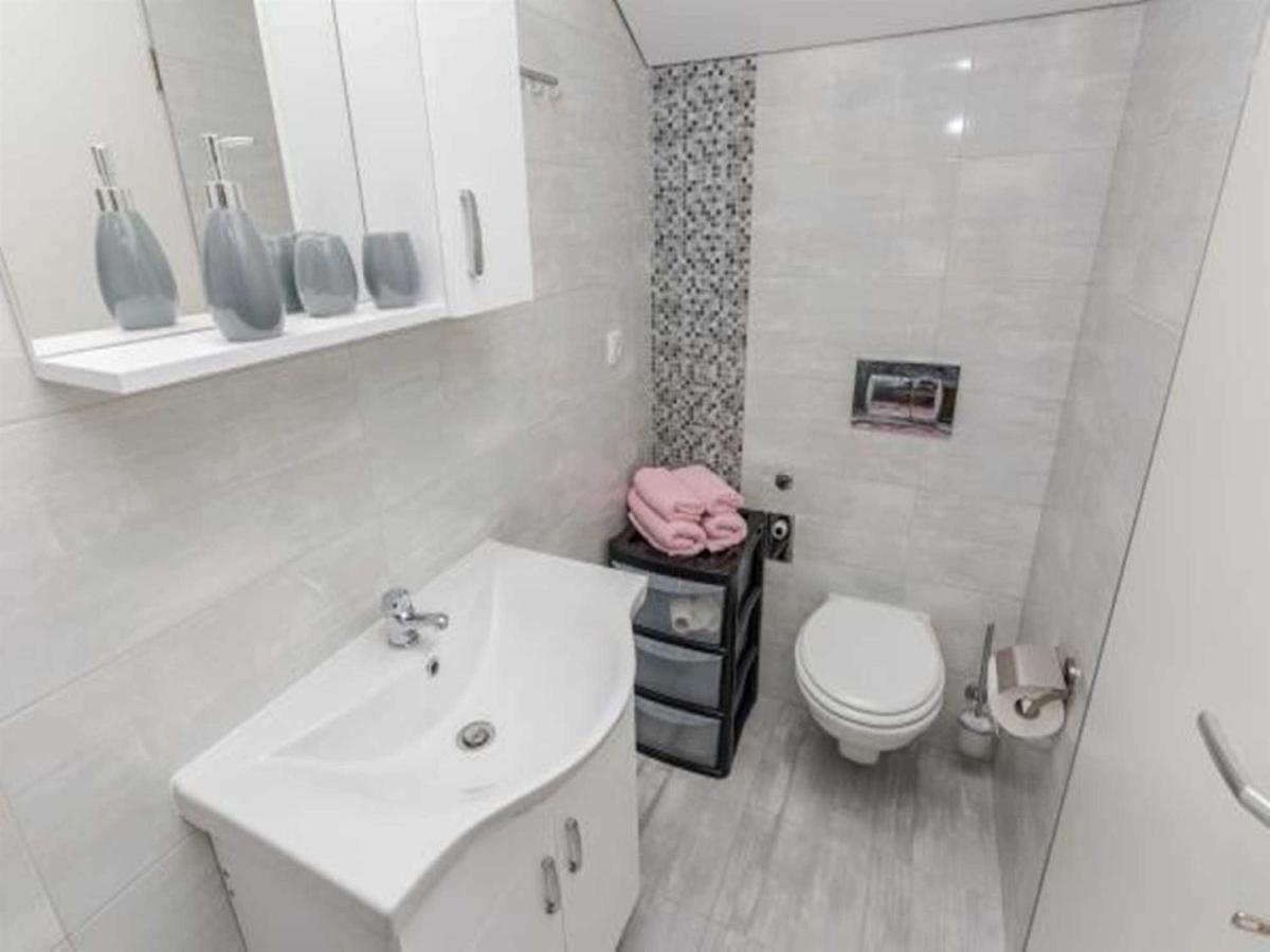 Villa Flora Maris Apartments Privlaka  Zewnętrze zdjęcie