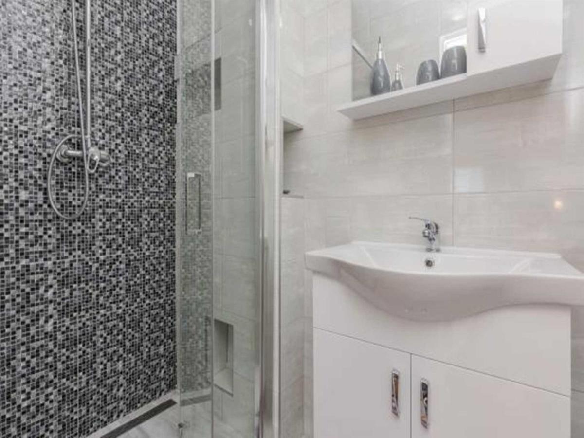 Villa Flora Maris Apartments Privlaka  Zewnętrze zdjęcie