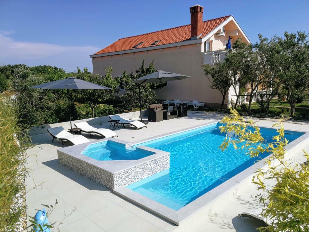 Villa Flora Maris Apartments Privlaka  Zewnętrze zdjęcie